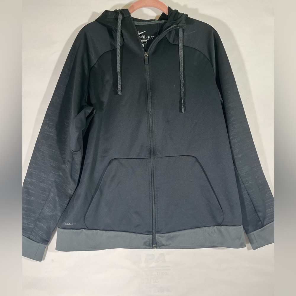 NIKE THERMA FIT UNISEX JACKET W/HOOD UNISEX L BLACK & GRAY ATHLETIC FULL ZIP‎ 28